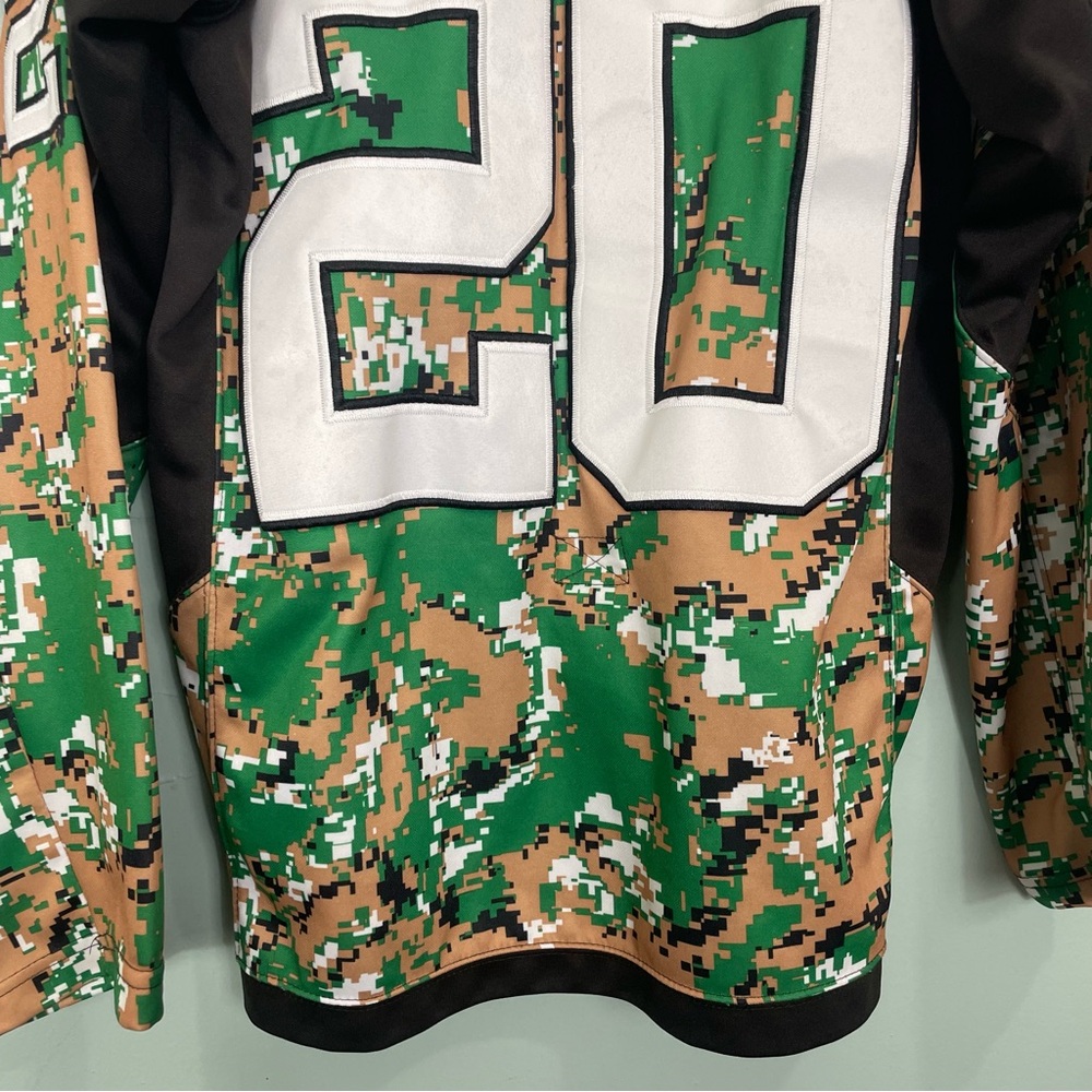 VTG CCM Reebok Chicago Blackhawks Brandon Saad Jersey Camo Veterans Sz 48 NHL - Picture 11 of 14